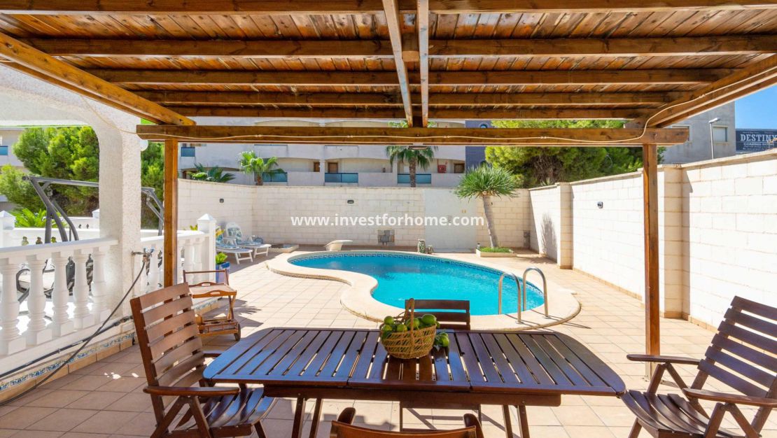 Försäljning - Villa - Orihuela Costa - La Zenia