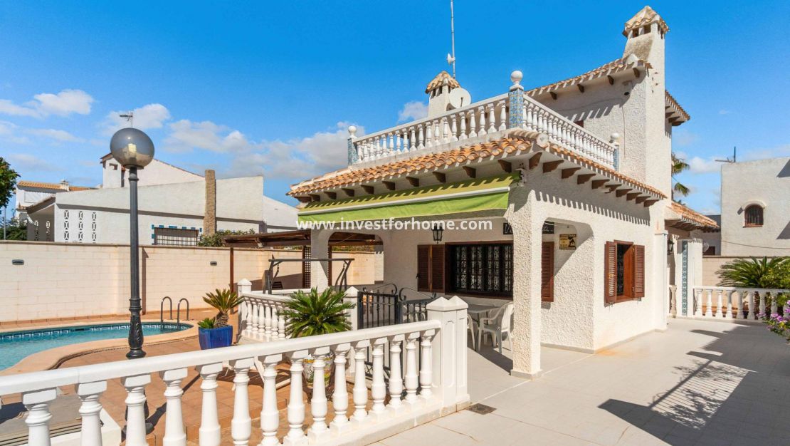 Försäljning - Villa - Orihuela Costa - La Zenia