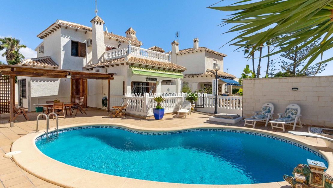 Försäljning - Villa - Orihuela Costa - La Zenia