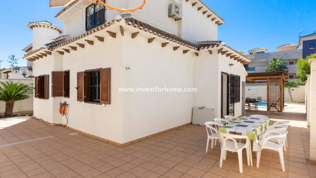 Försäljning - Villa - Orihuela Costa - La Zenia