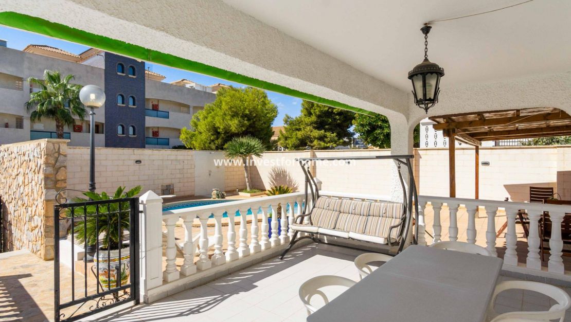 Försäljning - Villa - Orihuela Costa - La Zenia