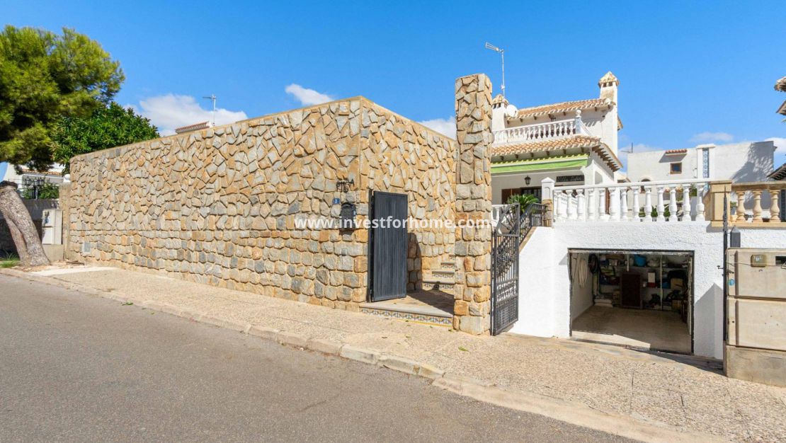 Försäljning - Villa - Orihuela Costa - La Zenia