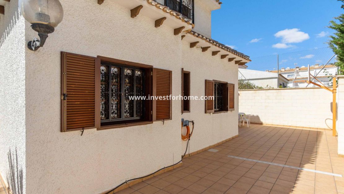 Försäljning - Villa - Orihuela Costa - La Zenia