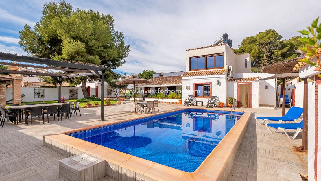 Försäljning - Villa - Orihuela Costa - Lomas De Cabo Roig