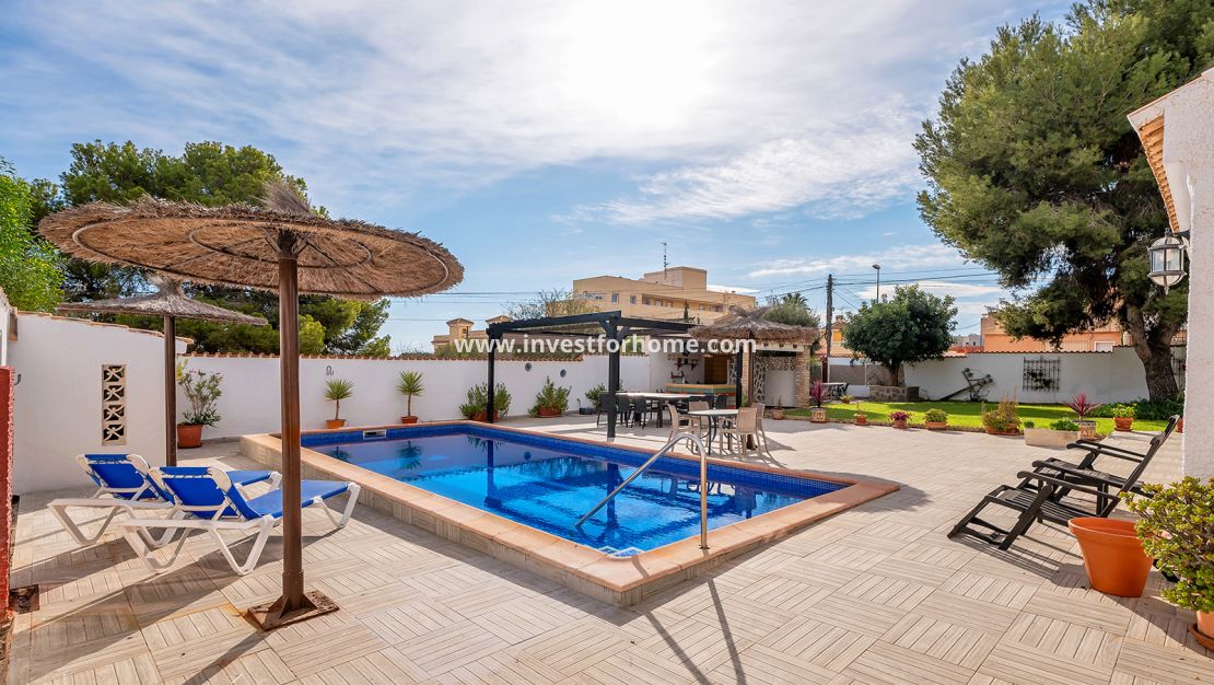 Försäljning - Villa - Orihuela Costa - Lomas De Cabo Roig