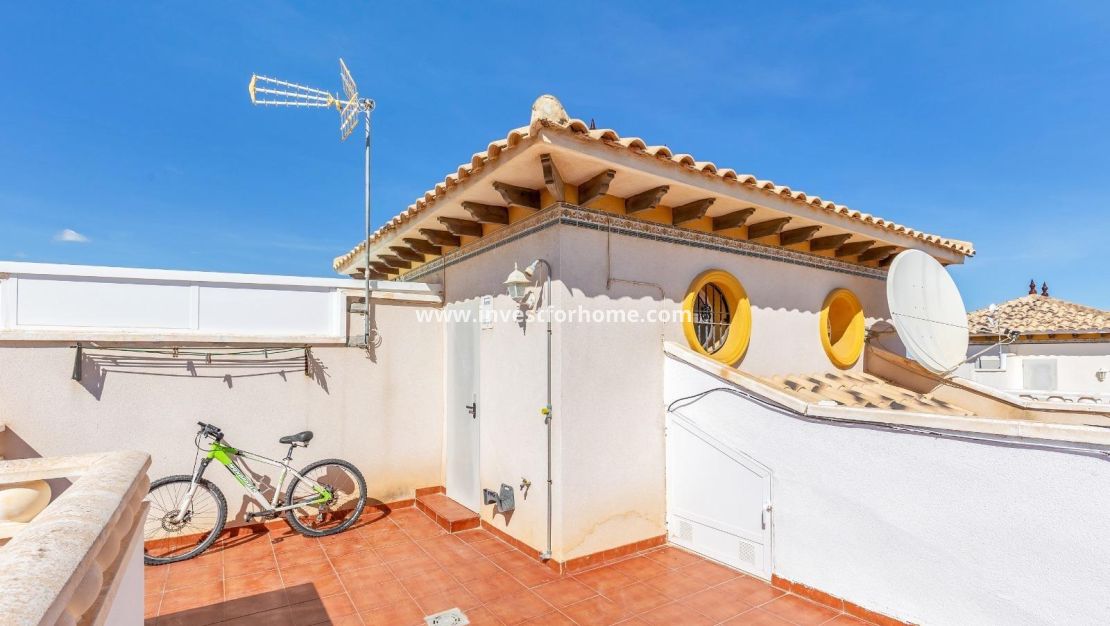 Försäljning - Villa - Orihuela Costa - Lomas de Cabo Roig