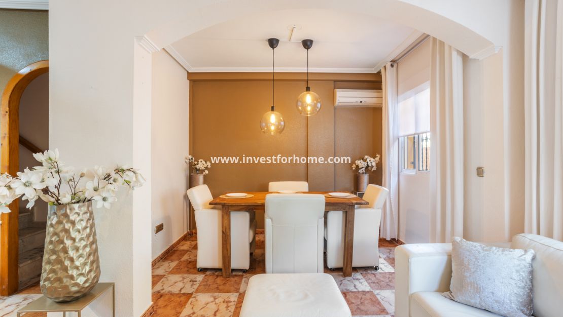 Försäljning - Villa - Orihuela Costa - Lomas de Caboroig