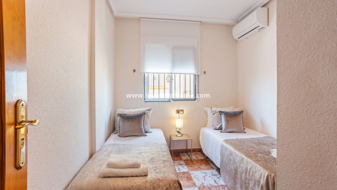 Försäljning - Villa - Orihuela Costa - Lomas de Caboroig