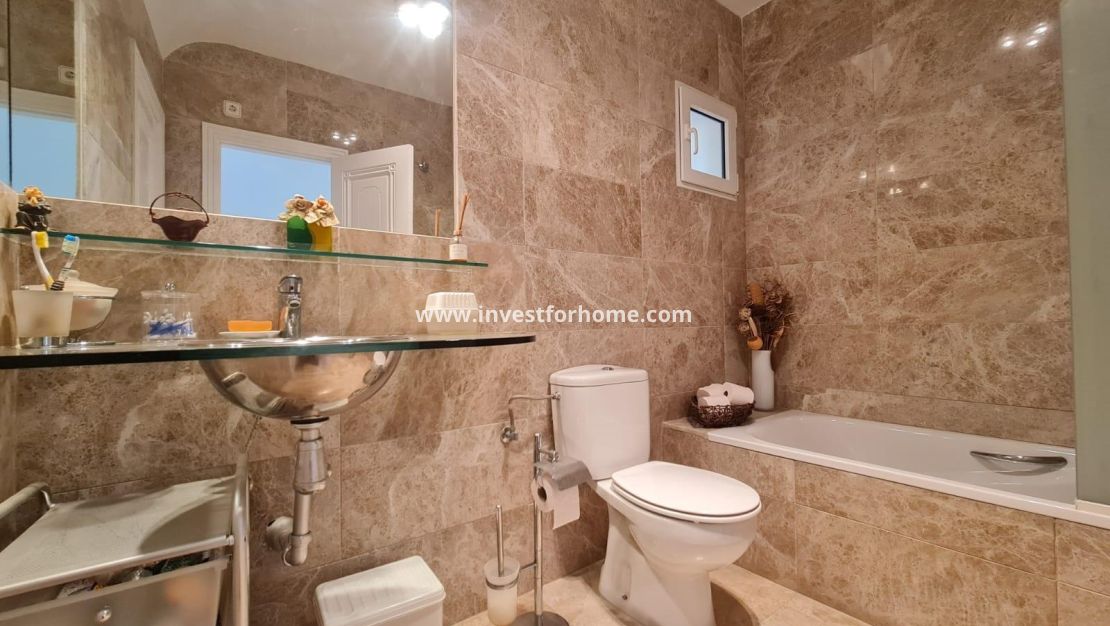 Försäljning - Villa - Orihuela Costa - Lomas De Campoamor Golf