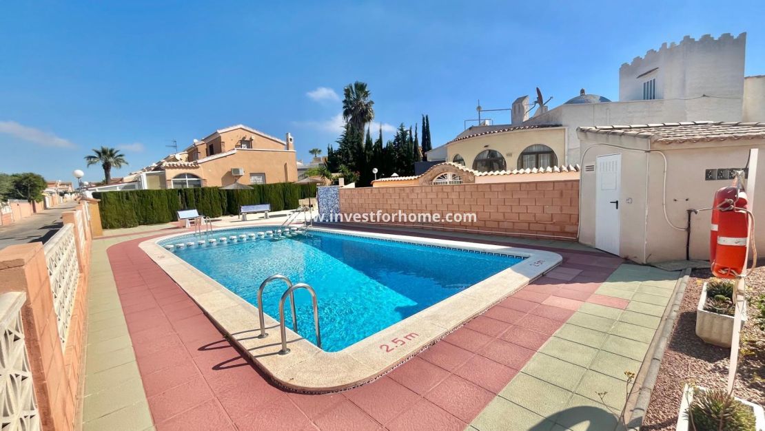 Försäljning - Villa - Orihuela Costa - Los Almendros-la Florida