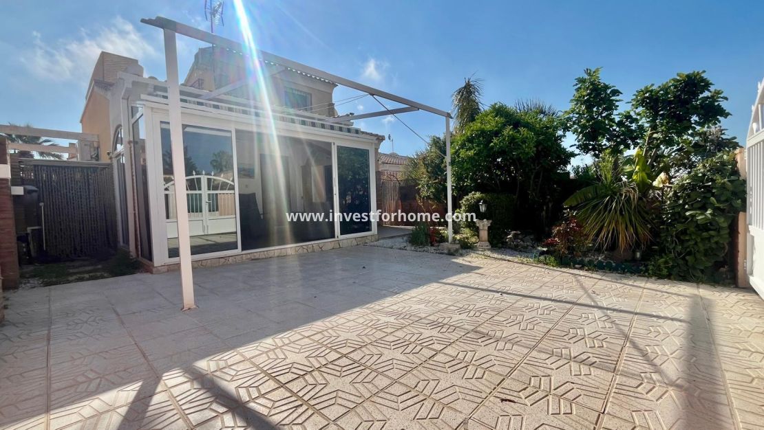 Försäljning - Villa - Orihuela Costa - Los Almendros-la Florida