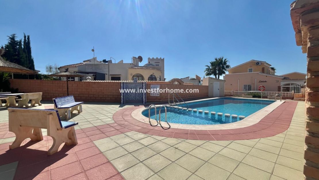 Försäljning - Villa - Orihuela Costa - Los Almendros-la Florida