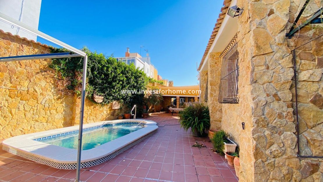 Försäljning - Villa - Orihuela Costa - Playa Flamenca
