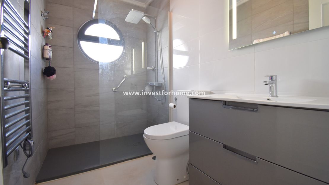 Försäljning - Villa - Orihuela Costa - Playa Flamenca
