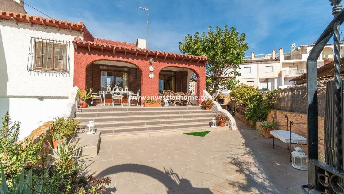 Försäljning - Villa - Orihuela Costa - Punta Prima