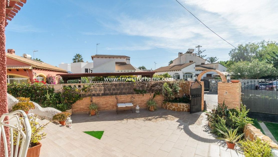 Försäljning - Villa - Orihuela Costa - Punta Prima