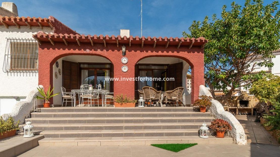 Försäljning - Villa - Orihuela Costa - Punta Prima