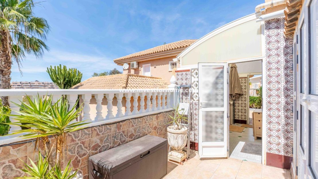 Försäljning - Villa - Orihuela Costa - Punta Prima