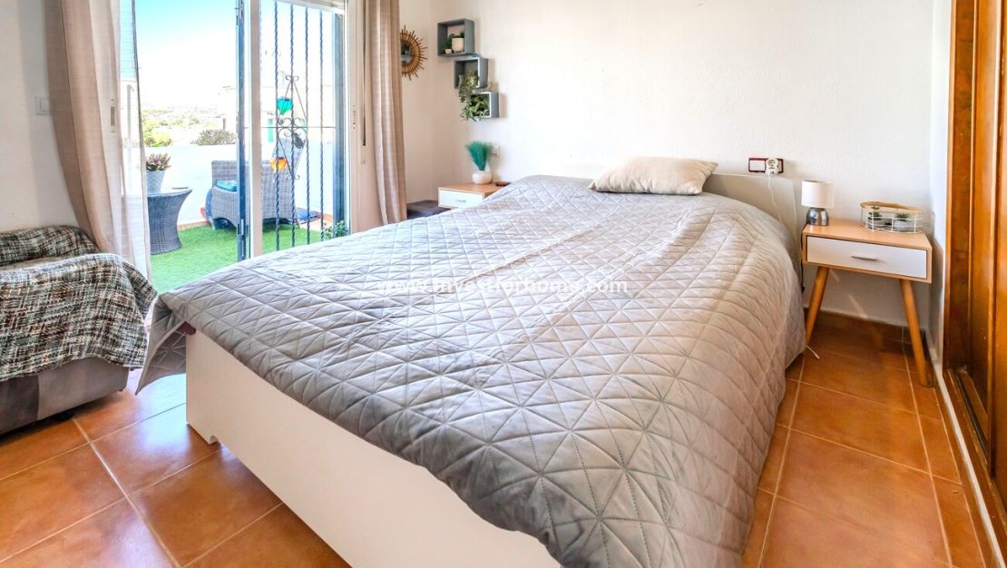 Försäljning - Villa - Orihuela Costa - Res Valle de los pinos