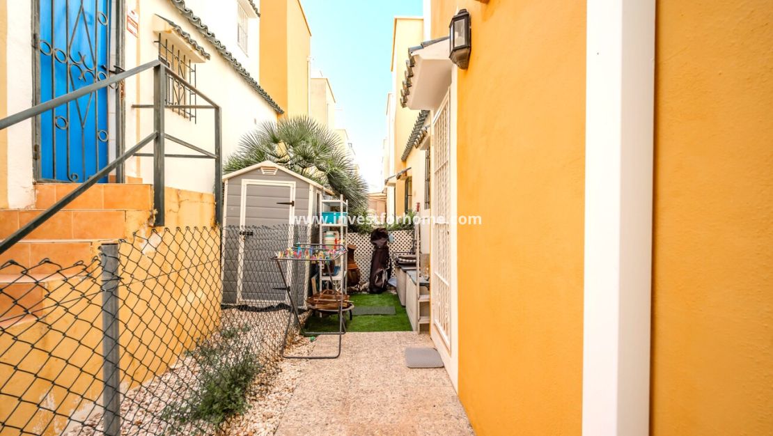 Försäljning - Villa - Orihuela Costa - Res Valle de los pinos
