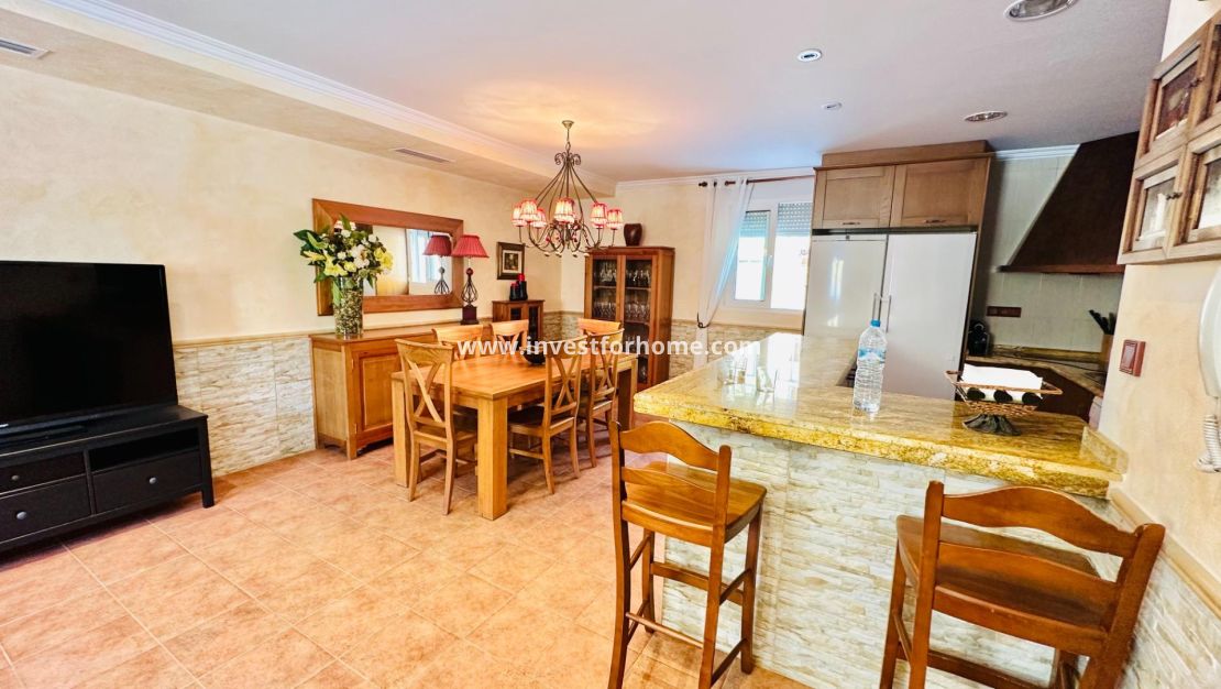 Försäljning - Villa - Orihuela Costa - Urb. Montepinar