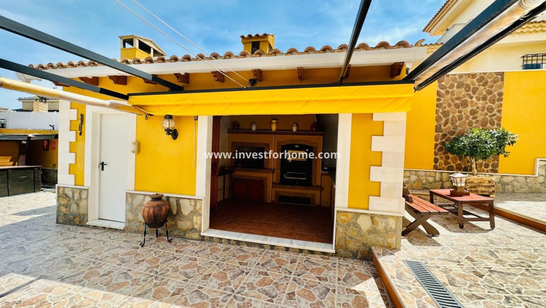 Försäljning - Villa - Orihuela Costa - Urb. Montepinar