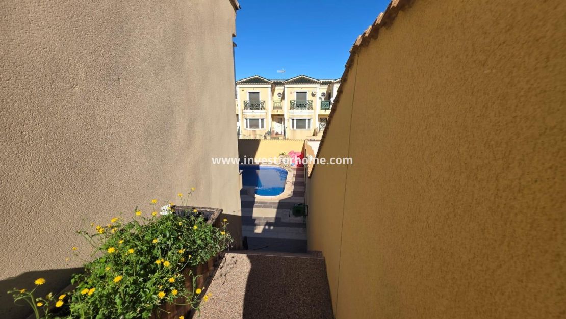 Försäljning - Villa - Orihuela Costa - Villamartín-las Filipinas