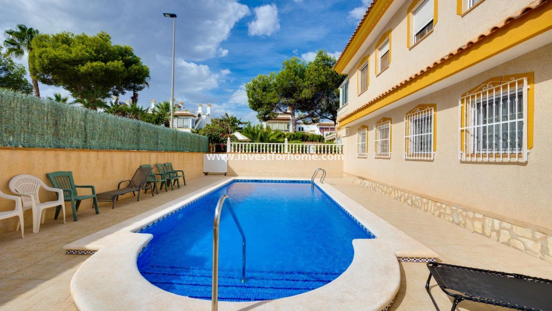 Försäljning - Villa - Orihuela Costa - Villamartín