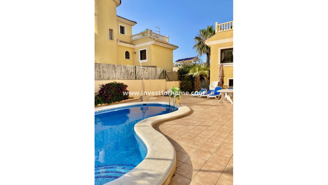 Försäljning - Villa - Orihuela Costa - Villamartin