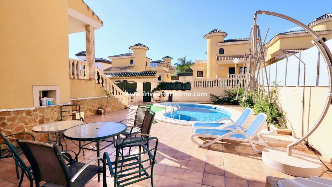 Försäljning - Villa - Orihuela Costa - Villamartin