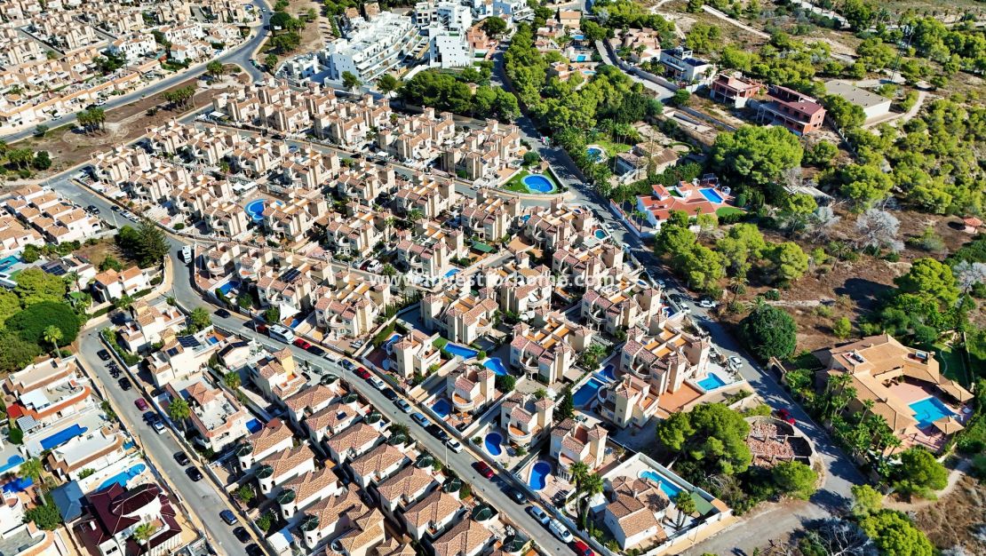 Försäljning - Villa - Orihuela Costa - Villamartín