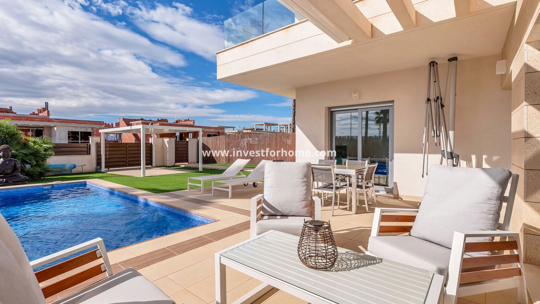 Försäljning - Villa - Orihuela Costa - Vistabella Golf