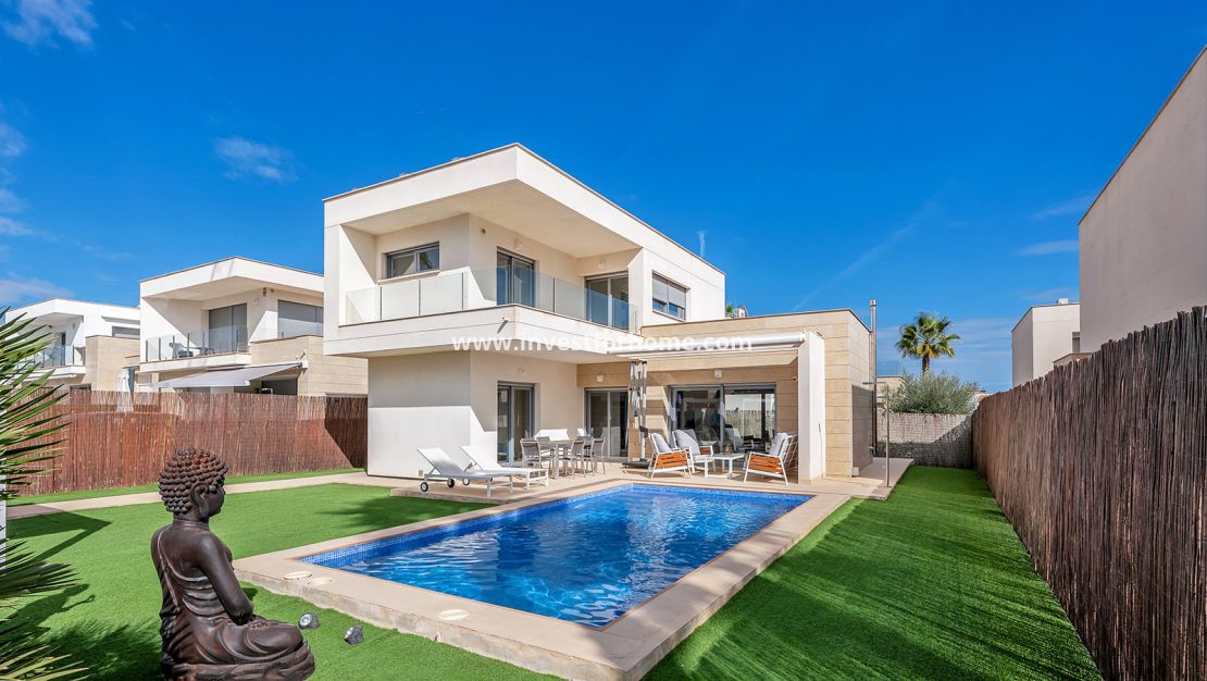 Försäljning - Villa - Orihuela Costa - Vistabella Golf