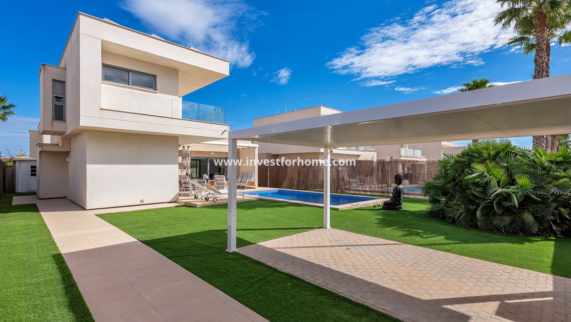 Försäljning - Villa - Orihuela Costa - Vistabella Golf