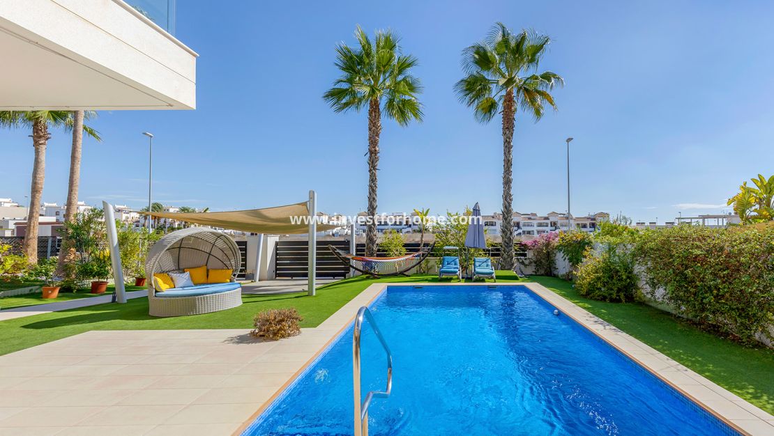 Försäljning - Villa - Orihuela Costa - Vistabella Golf