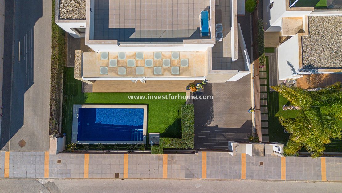 Försäljning - Villa - Orihuela Costa - Vistabella Golf
