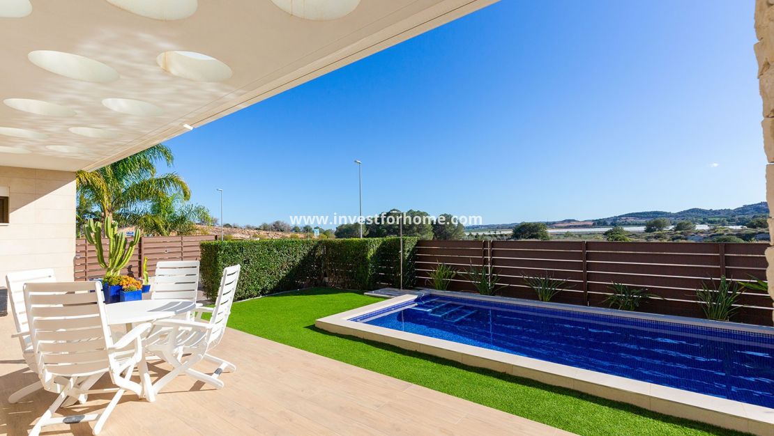 Försäljning - Villa - Orihuela Costa - Vistabella Golf