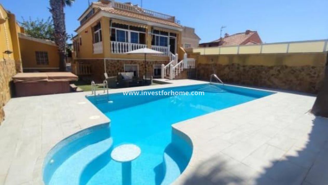 Försäljning - Villa - Torrevieja - aguas nuevas