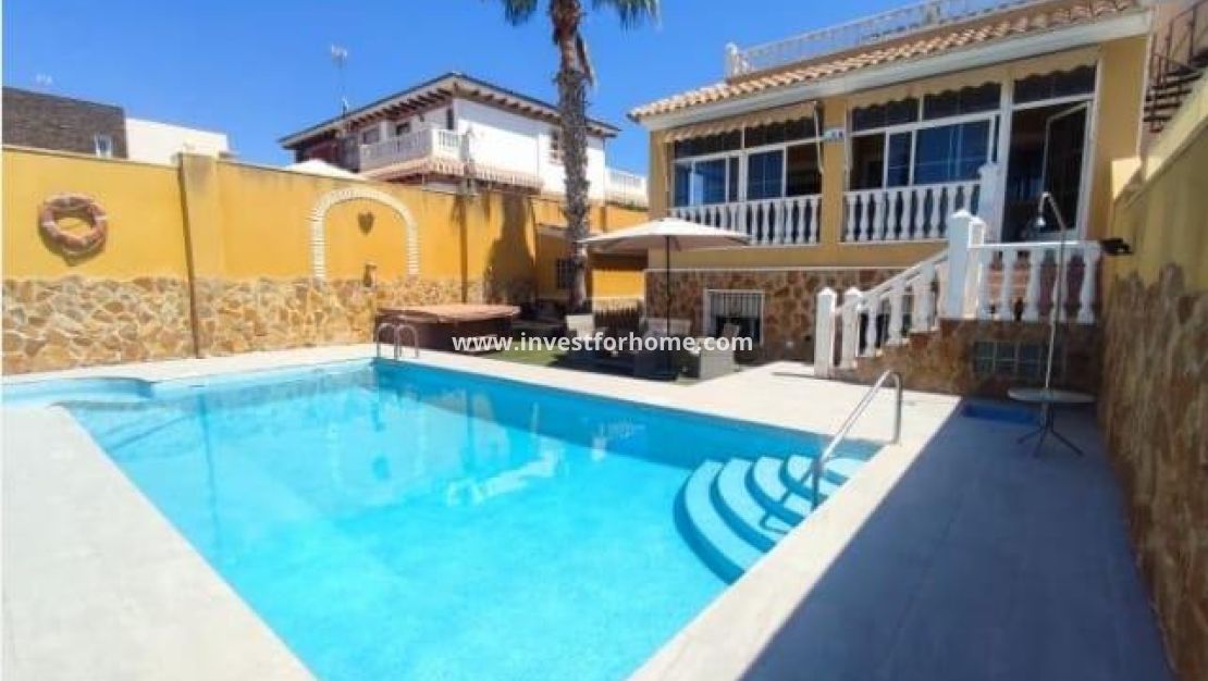 Försäljning - Villa - Torrevieja - aguas nuevas