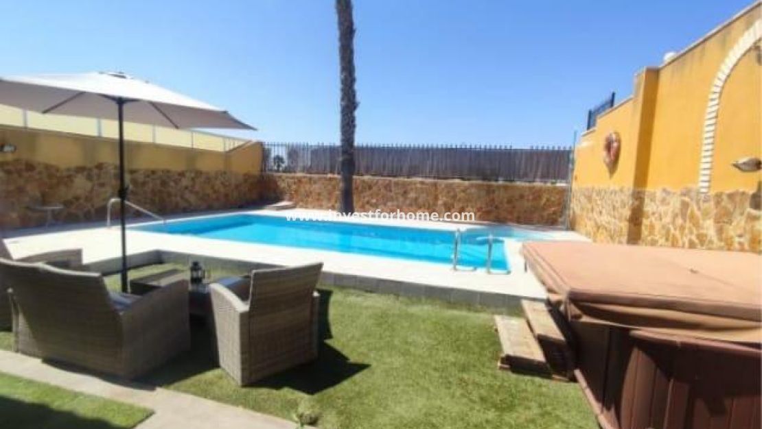 Försäljning - Villa - Torrevieja - aguas nuevas