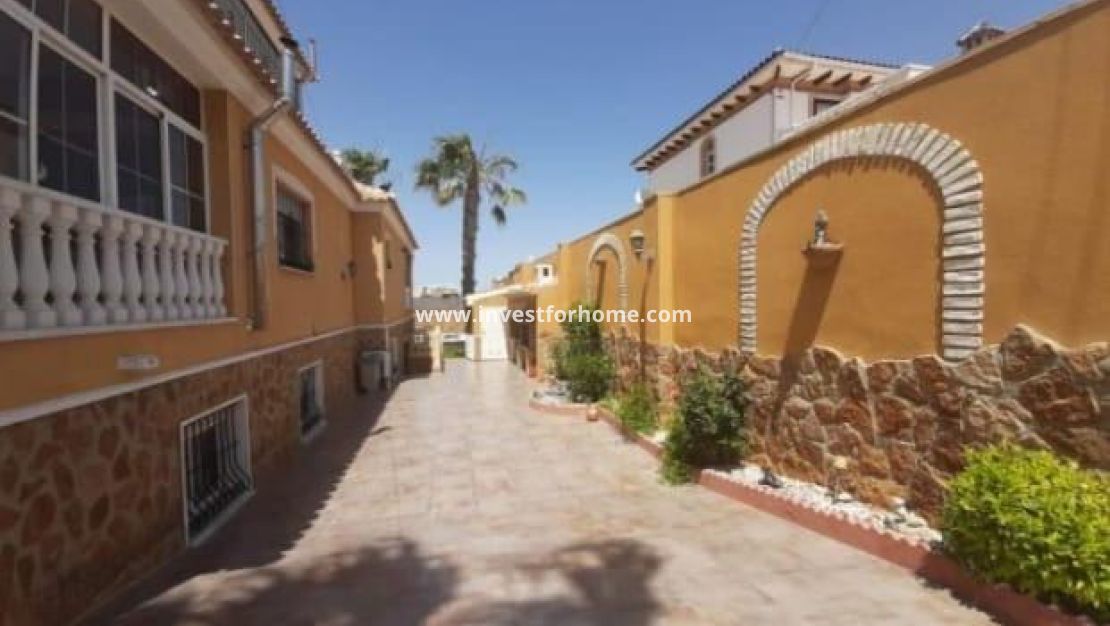 Försäljning - Villa - Torrevieja - aguas nuevas