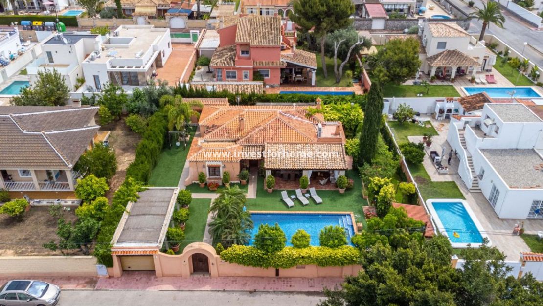 Försäljning - Villa - Torrevieja - Costa Blanca