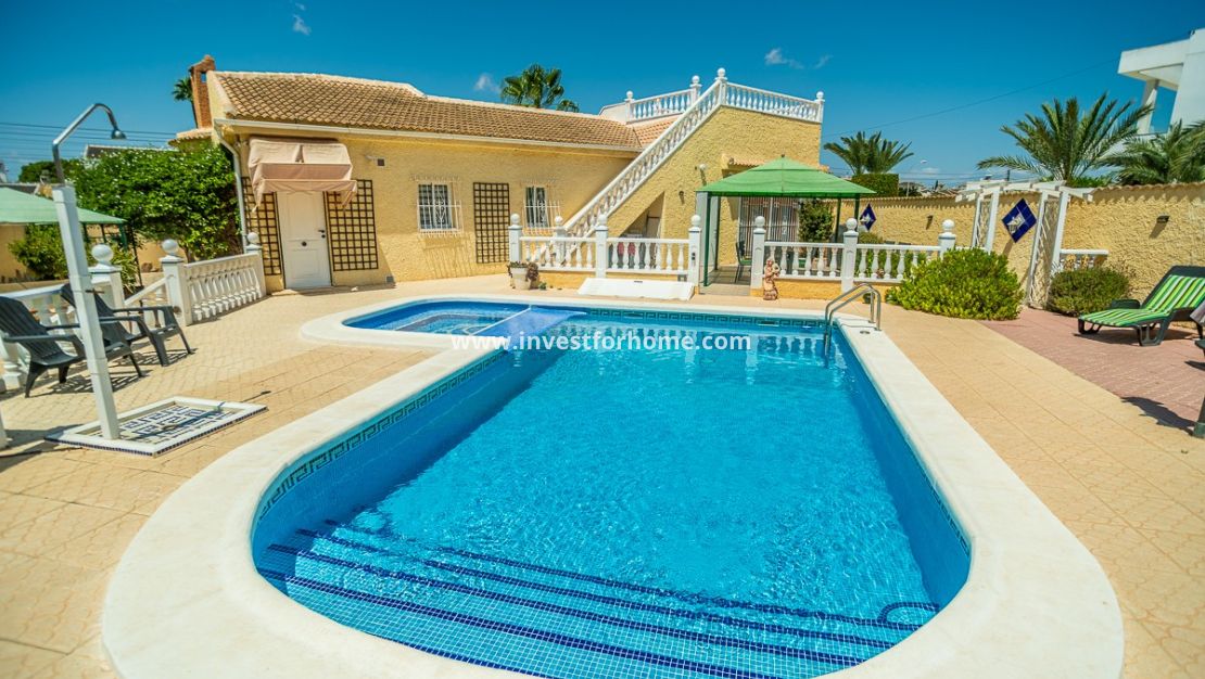Försäljning - Villa - Torrevieja - Costa Blanca