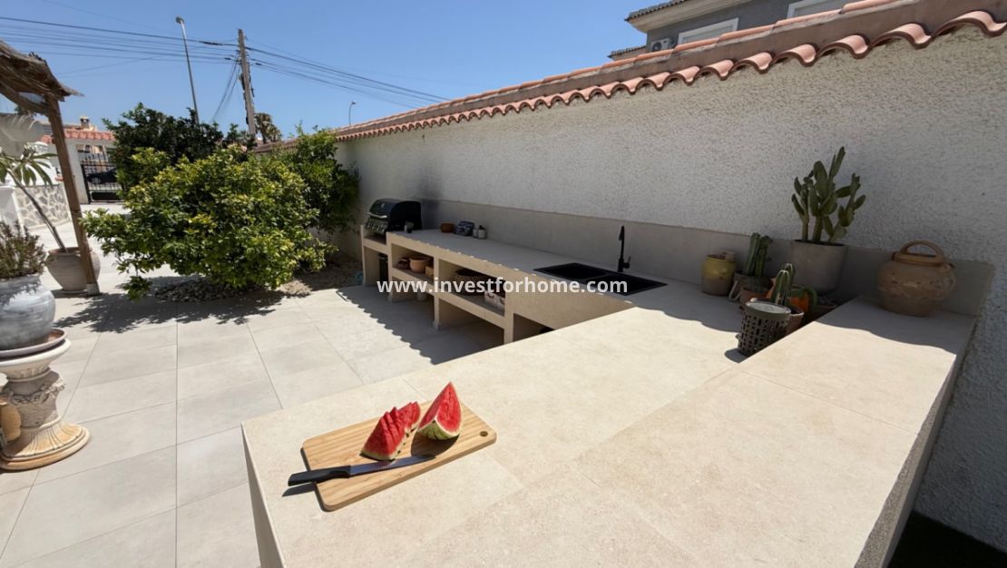 Försäljning - Villa - Torrevieja - Costa Blanca