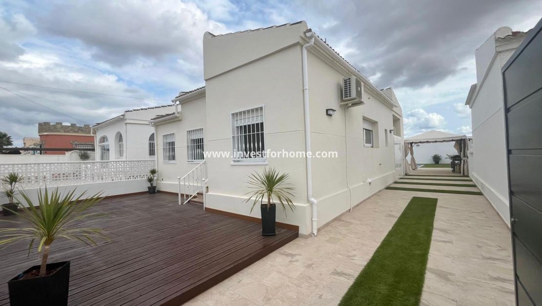 Försäljning - Villa - Torrevieja - La Siesta-El Chaparral