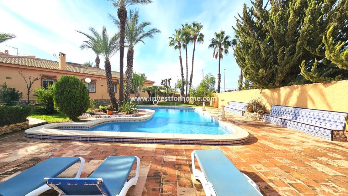 Försäljning - Villa - Torrevieja - La Siesta-El Chaparral