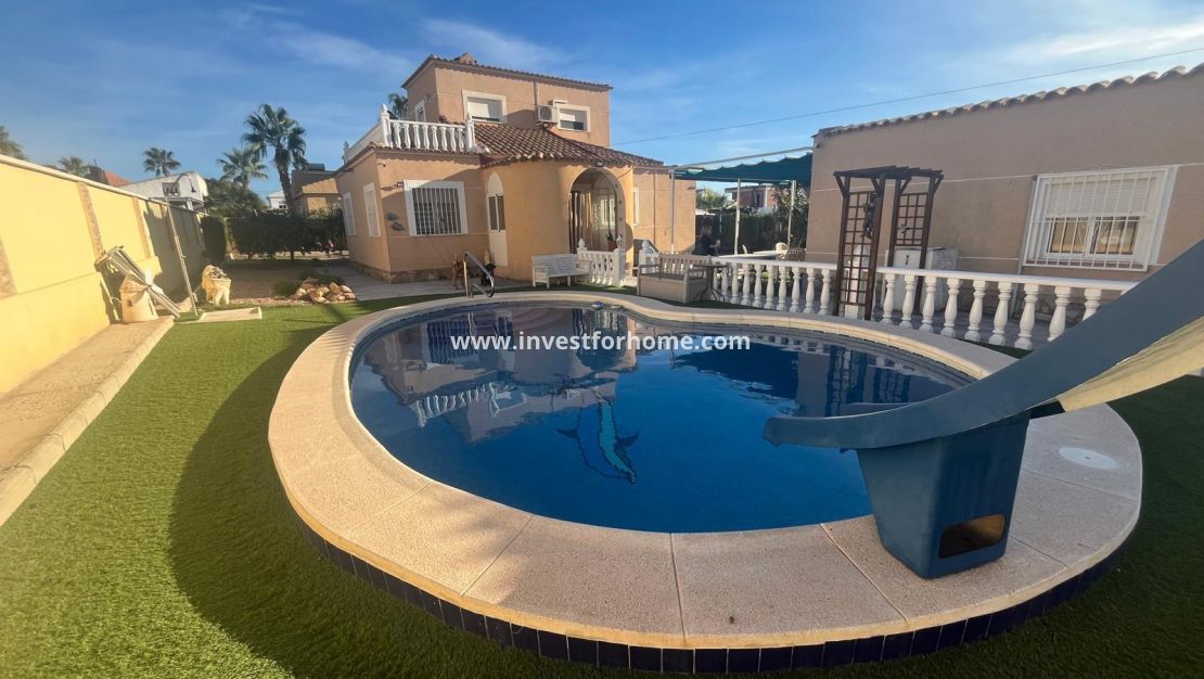 Försäljning - Villa - Torrevieja - La Siesta-El Chaparral