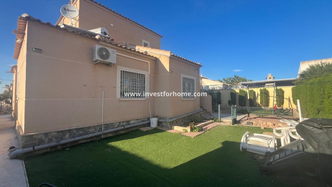 Försäljning - Villa - Torrevieja - La Siesta-El Chaparral