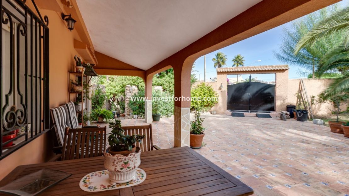 Försäljning - Villa - Torrevieja - La Siesta-El Chaparral
