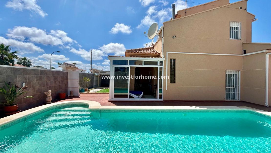 Försäljning - Villa - Torrevieja - La Siesta-El Chaparral